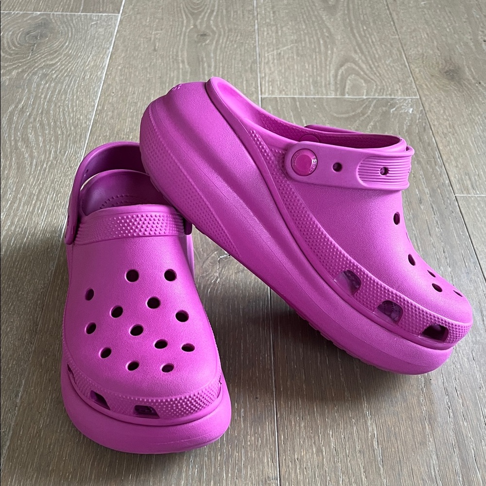 CROC Platform Clogs Magenta Pink size 6 women’s